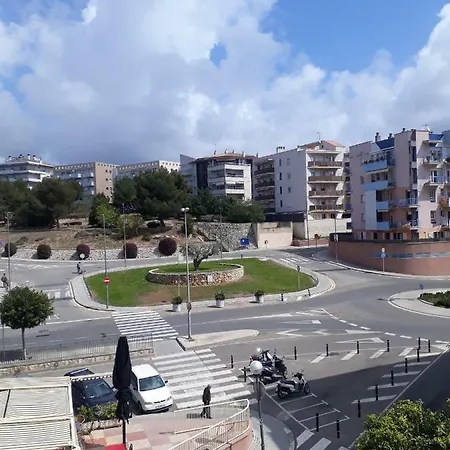 Con Licencia En Appartamento Sitges