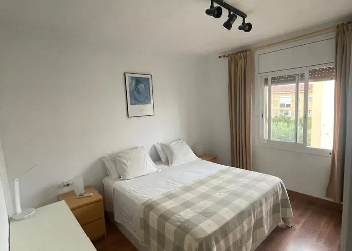 Con Licencia En シッチェス