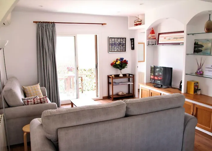 Con Licencia En * Sitges